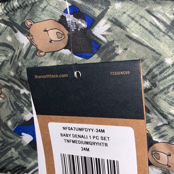 NWT The North Face Baby Denali One-Piece Set (includes mitten and boots), 18-24M - Picture 4 of 16